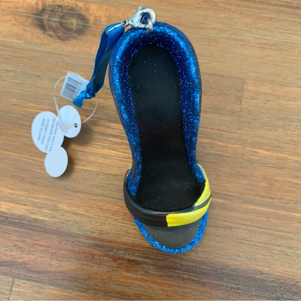 Disney finding Nemo dory shoe ornament - Picture 2 of 6